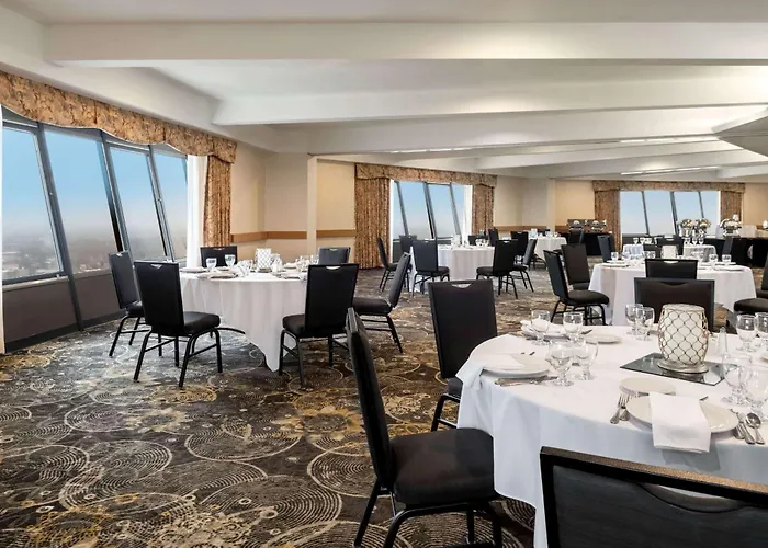 Hotel Wyndham Centre 3*