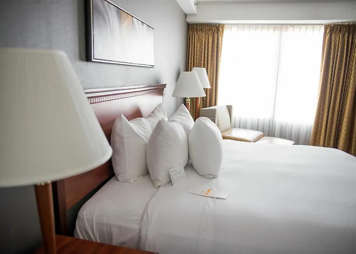 Wyndham Centre Hotel