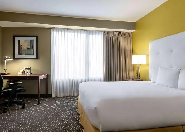 Wyndham Centre Hotel